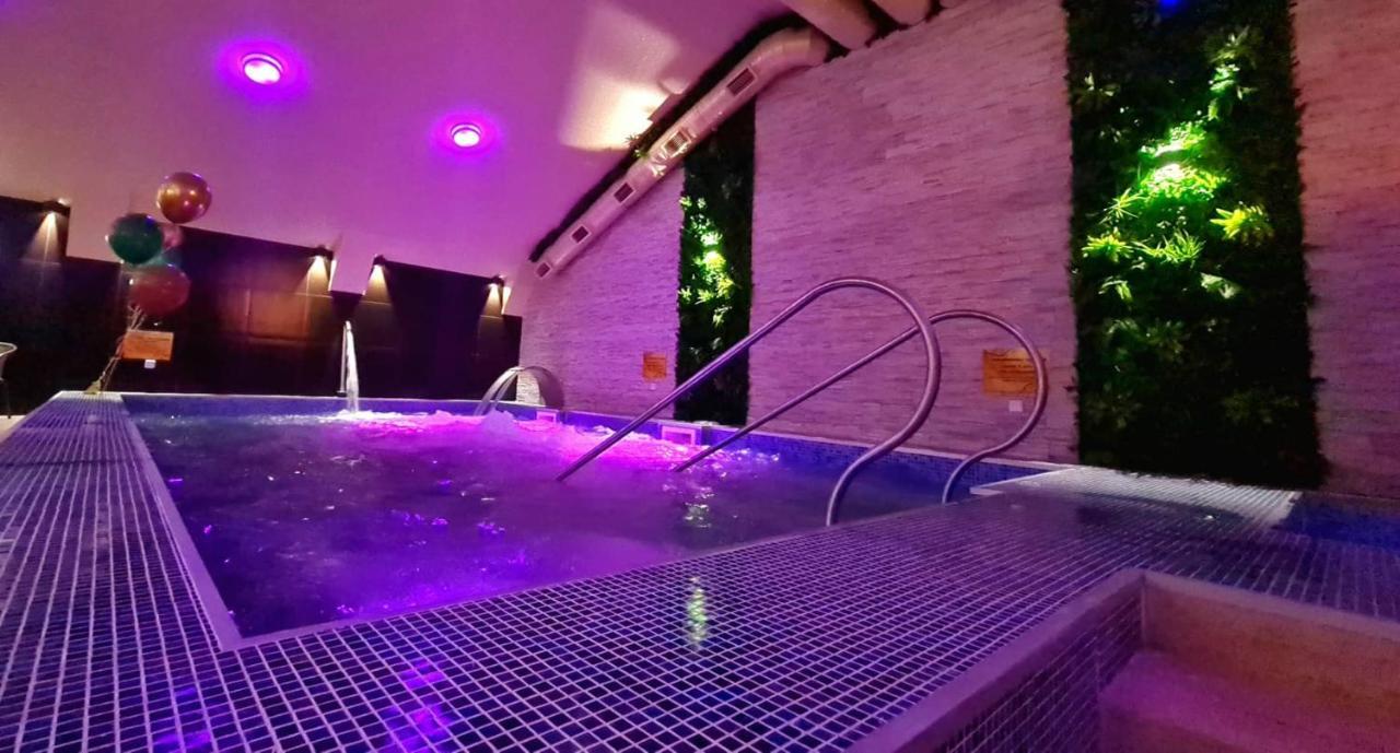 Oazis Wellness Panzio Hotel Szigetszentmiklós Екстериор снимка